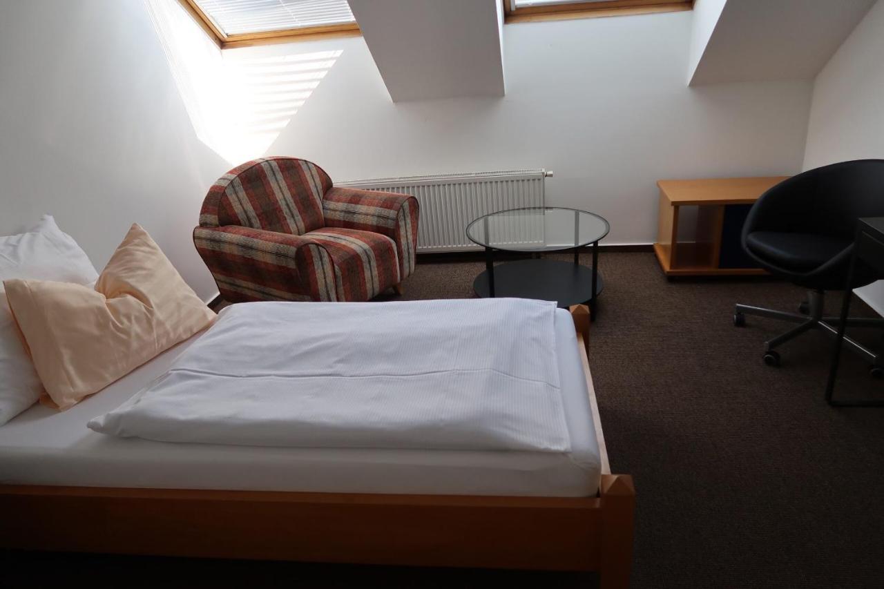Itvv Hotel Chvalovice  Buitenkant foto