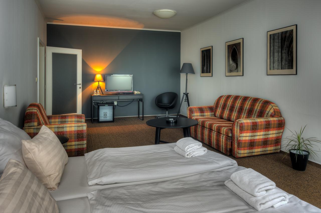 Itvv Hotel Chvalovice  Buitenkant foto